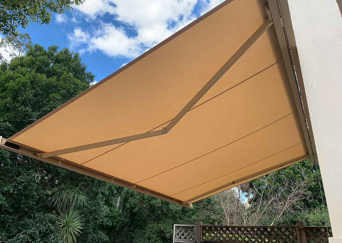 Styling-Your-Windows-With-Awnings