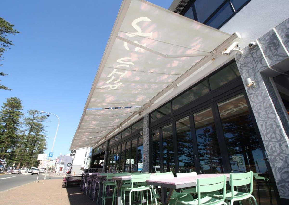 Commercial-Awnings-for-Pubs-Restaurants-Cafes